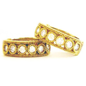 .62 Carat tw Round Diamond Earrings in Yellow Gold