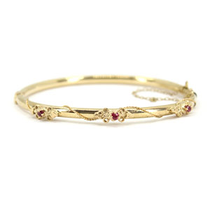 14 Karat Yellow Gold Bangle Bracelet with 3 Round Rubies