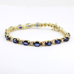 Ceylon Sapphire 8.40 Ct and Diamonds 1.04 Ct Bracelet in 14 K Gold