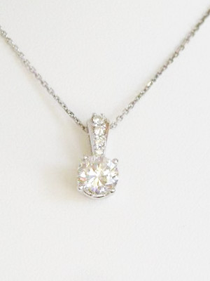 1 Carat Diamond Necklace in White Gold With Chain