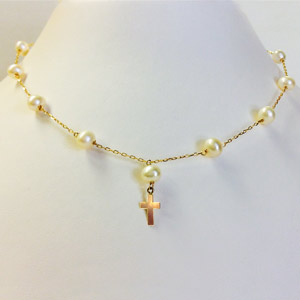 Pearl Necklace with Cross in 14K Yellow Gold