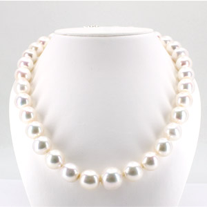 Yangtsey River Fresh Water Pearl Necklace 15 to 12 mm